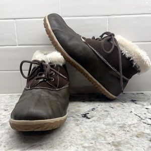 Minnetonka Waterproof Slippers